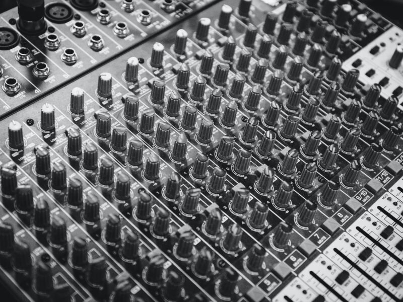 🎙️Guía Completa: Los Componentes Básicos de un Sistema de Sonido para Eventos y Asambleas de Copropietarios